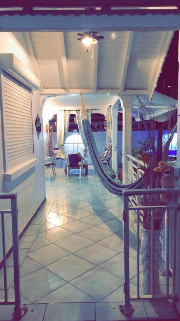 Le Sable Bleu - Evasion Tropicale A Sainte-Anne - Plage 5Min - Piscine - Parking - Logement Climatise - Vue Sur Les Palmiers - Parfait Pour Sejours En Famille Ou Entre Amis Eksteriør bilde