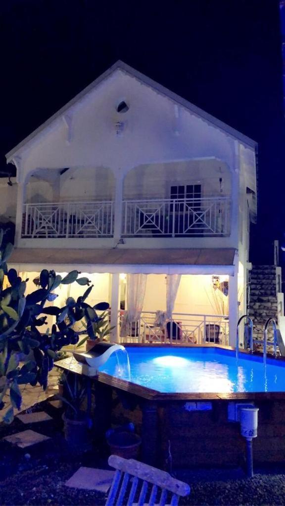 Le Sable Bleu - Evasion Tropicale A Sainte-Anne - Plage 5Min - Piscine - Parking - Logement Climatise - Vue Sur Les Palmiers - Parfait Pour Sejours En Famille Ou Entre Amis Eksteriør bilde