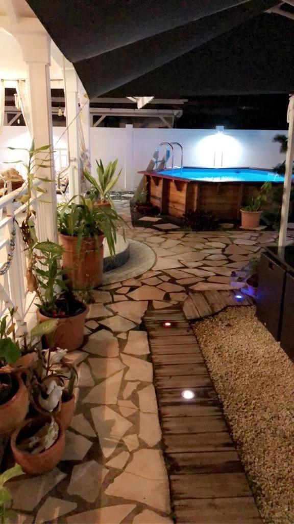 Le Sable Bleu - Evasion Tropicale A Sainte-Anne - Plage 5Min - Piscine - Parking - Logement Climatise - Vue Sur Les Palmiers - Parfait Pour Sejours En Famille Ou Entre Amis Eksteriør bilde