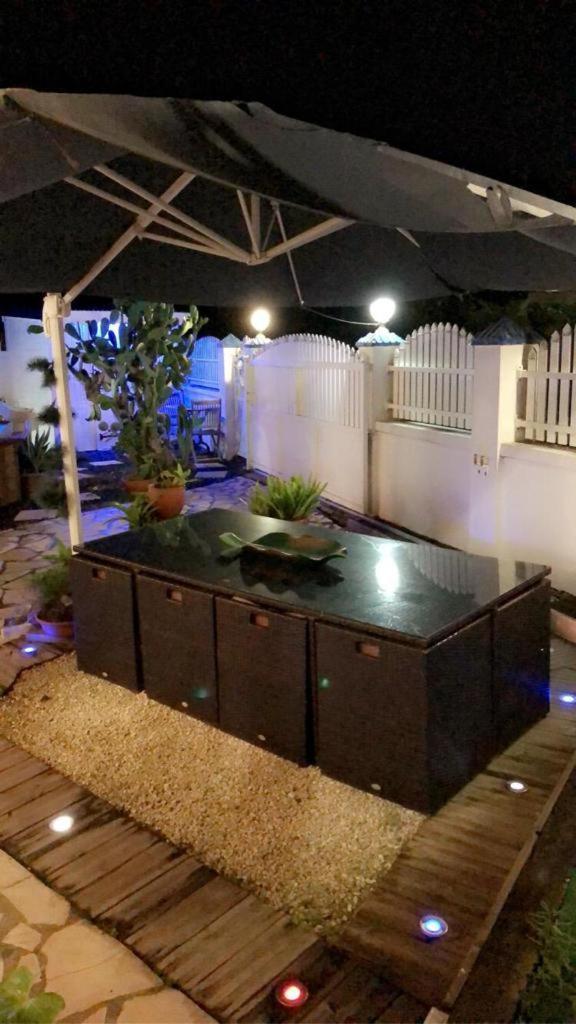 Le Sable Bleu - Evasion Tropicale A Sainte-Anne - Plage 5Min - Piscine - Parking - Logement Climatise - Vue Sur Les Palmiers - Parfait Pour Sejours En Famille Ou Entre Amis Eksteriør bilde